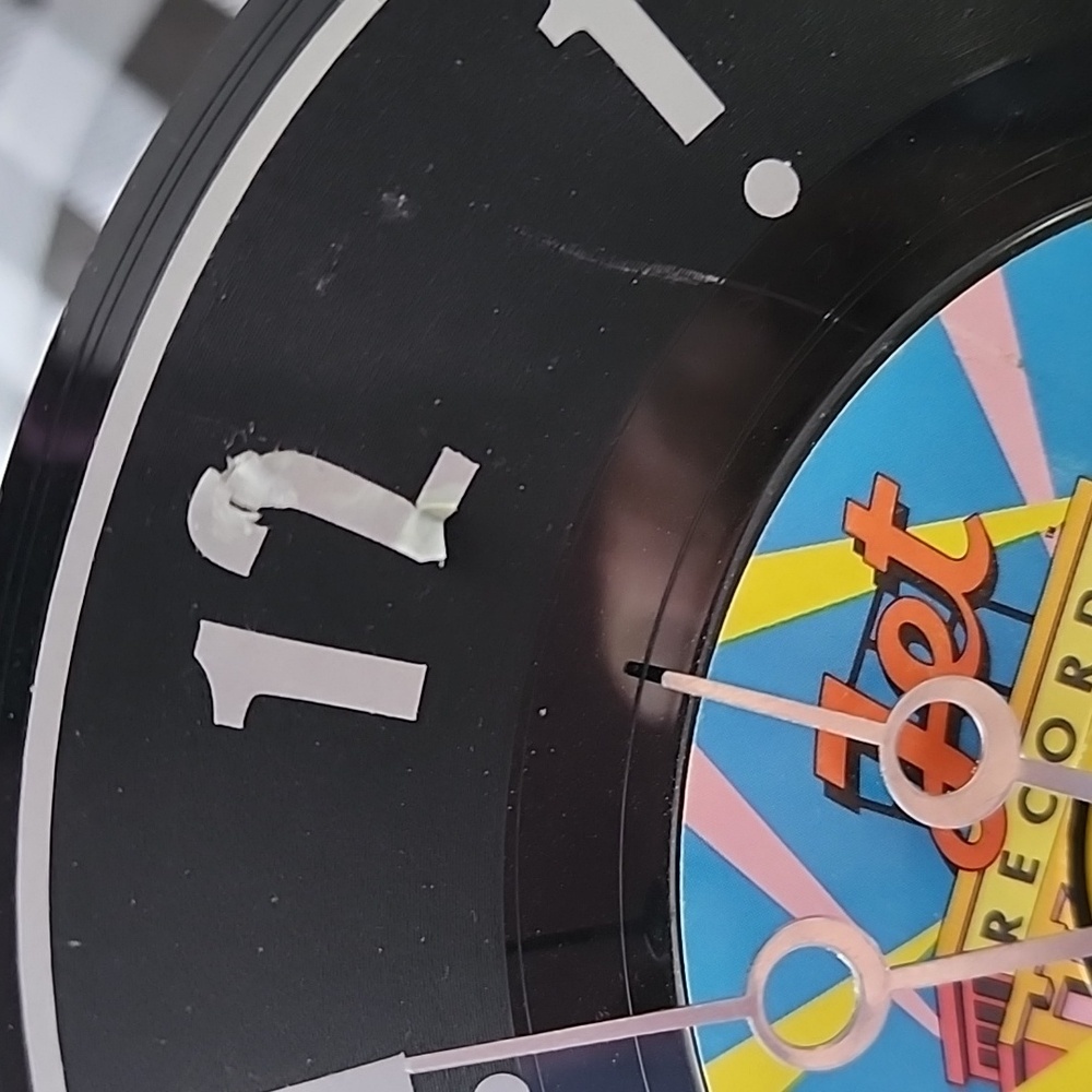 Rock and Roll is King desk clock. - Picture 5 of 7